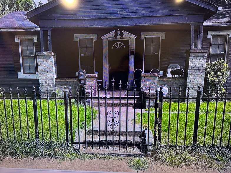 Primary Photo - 1705 33rd Ave N