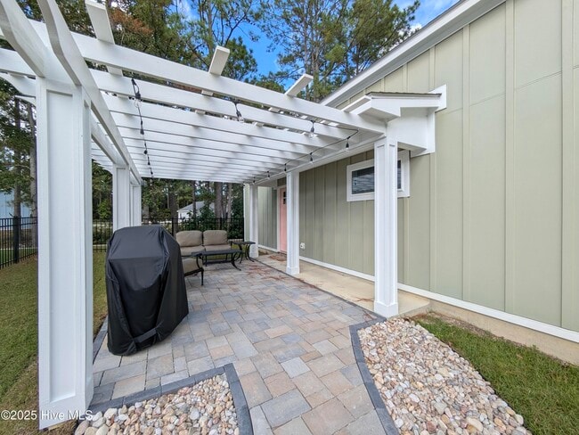 Building Photo - 124 Long Pond Loop