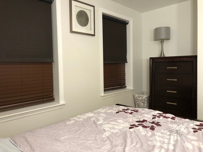 Building Photo - 524 Dudley St