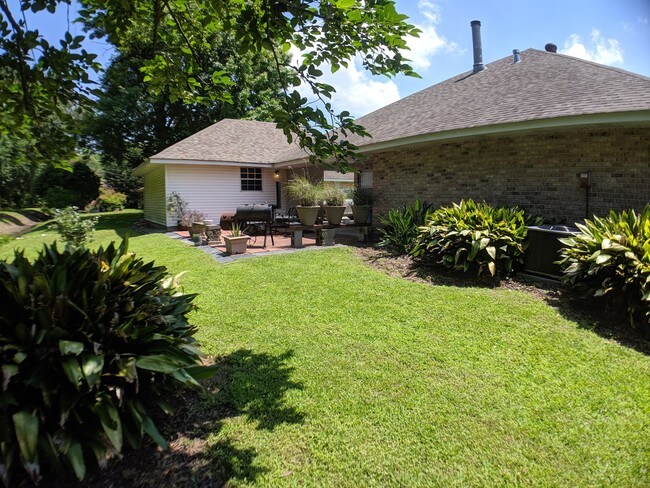 Building Photo - 108 Beaupre Dr