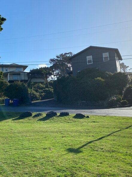 Building Photo - 1140 NW 12th St