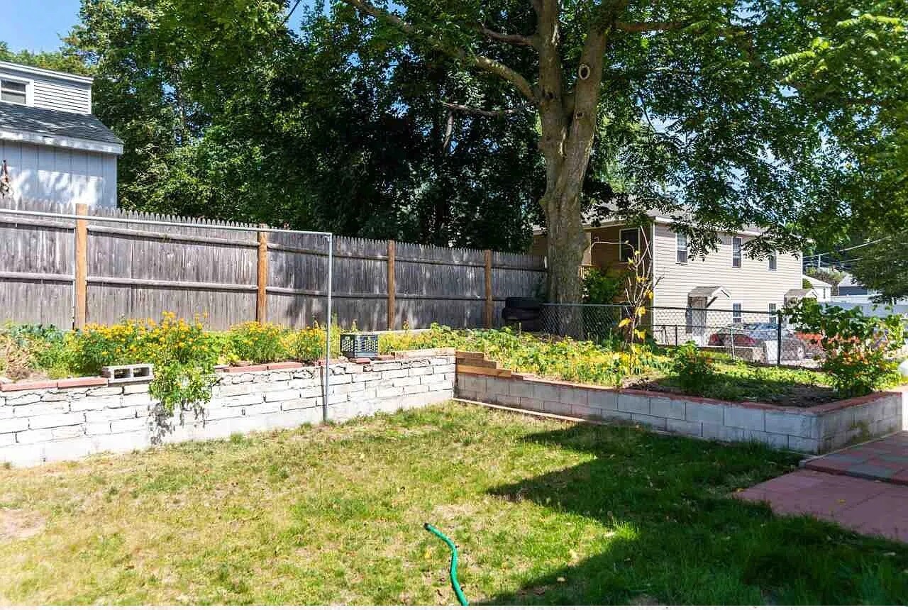 Building Photo - 554 Lake Ave