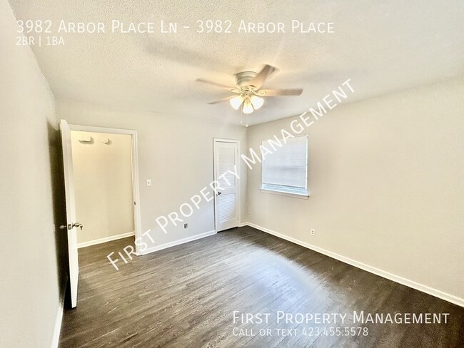 Building Photo - $700 Off One Month's Rent: 2/1 Remodeled D...