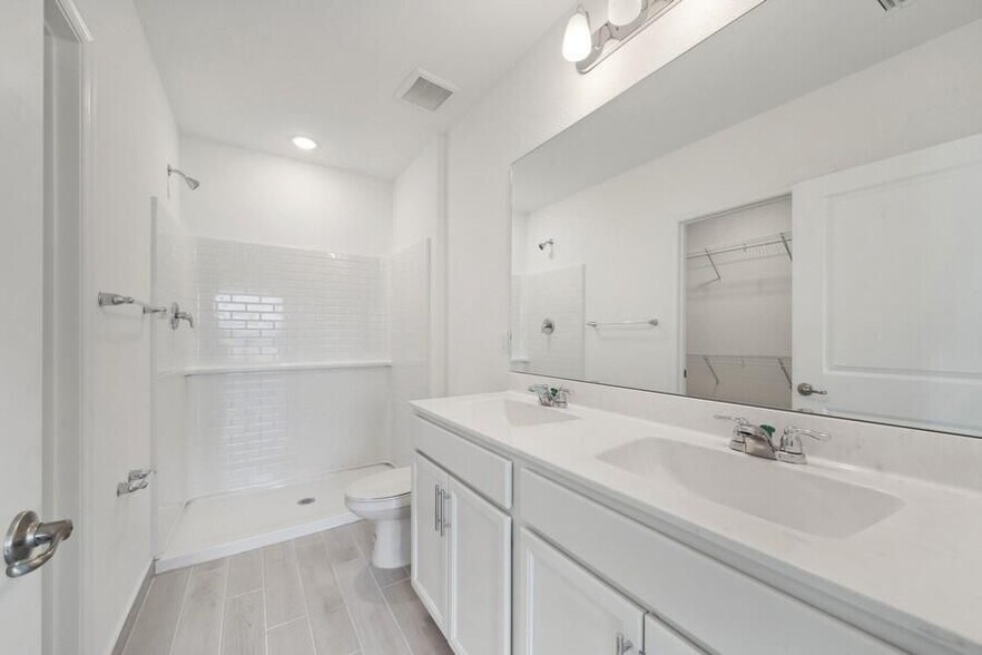 Building Photo - 5008 Armina Pl