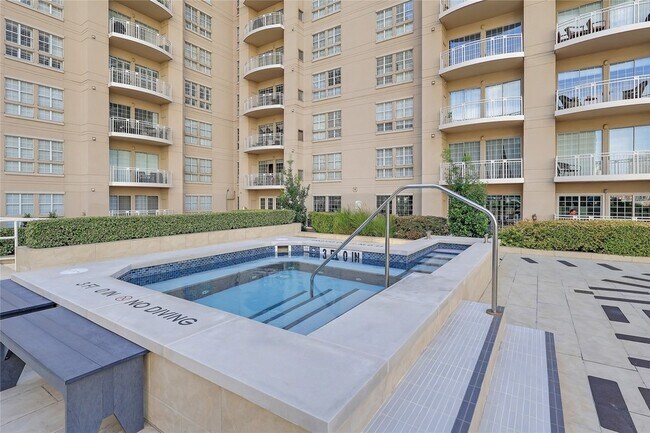 Building Photo - 3225 Turtle Creek Blvd Blvd