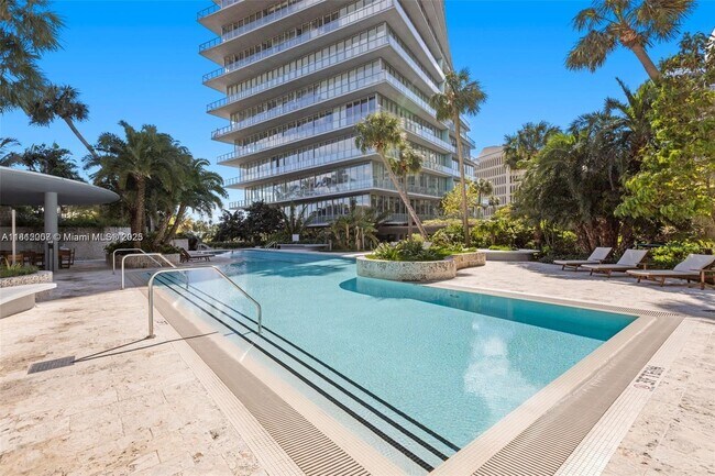 Building Photo - 2675 S Bayshore Dr
