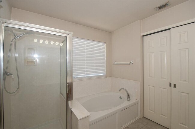 Building Photo - 16807 Luckenwald Dr