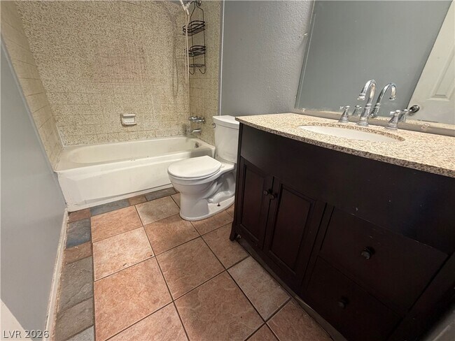 Building Photo - 5971 Vía Capri Dr