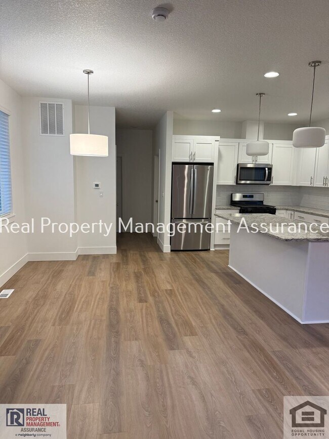 Building Photo - 3023 SW Sherman Pl