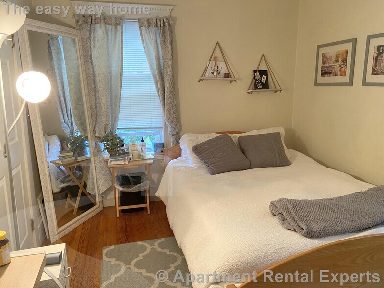 Building Photo - 41 Bay State Ave