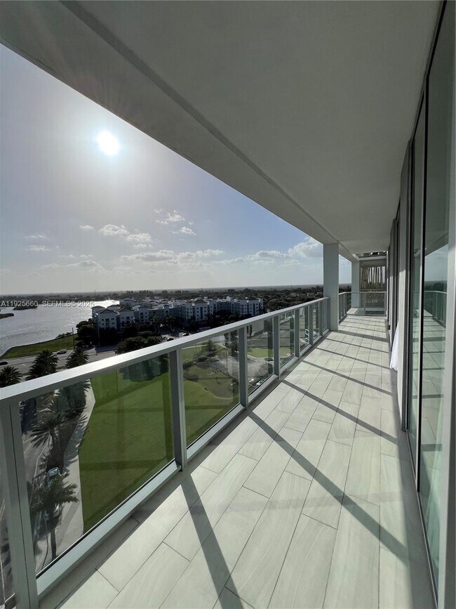 Building Photo - 2000 Metropica Wy