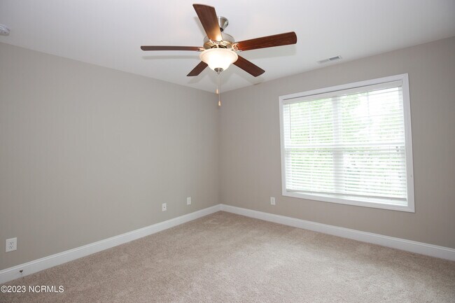 Building Photo - 721 Thrush Dr