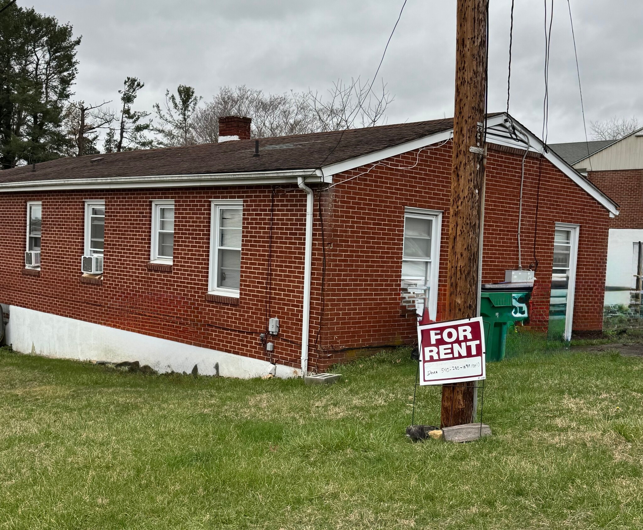 Building Photo - 1102 Airport Rd