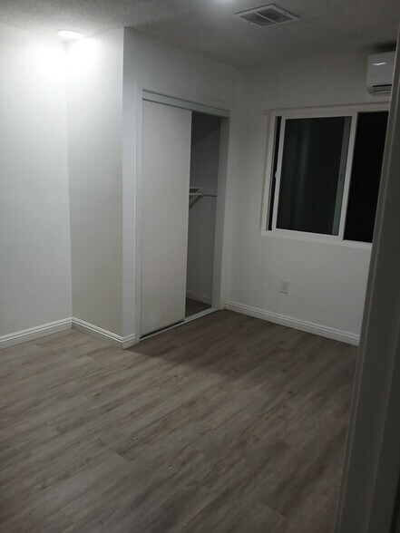 Building Photo - 9490 Elm Ave
