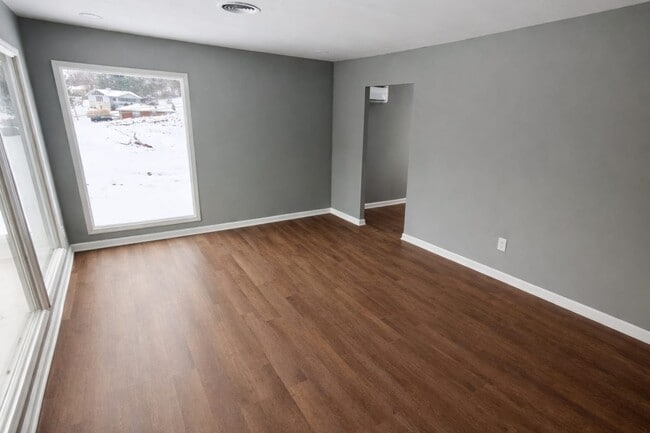 Building Photo - 761 Norway Ave