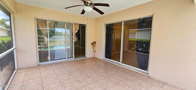 Building Photo - 4951 Somerville Dr