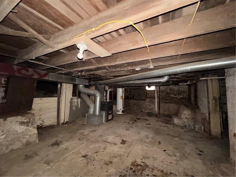 Building Photo - 1646 E Wood St