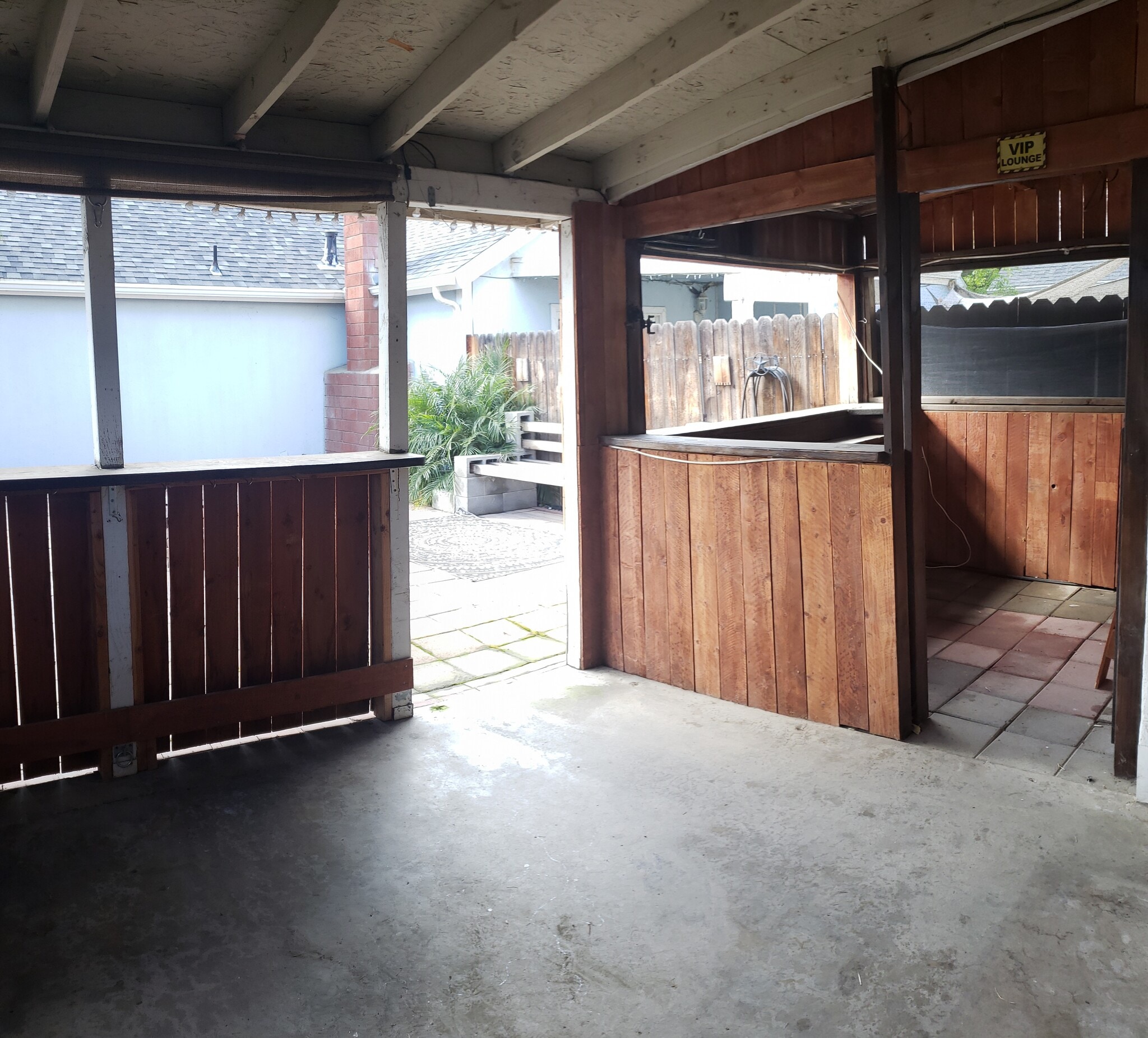 Building Photo - 2329 N Clark St