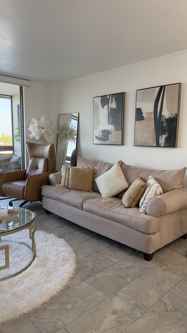 Building Photo - 651 Seaview Ct