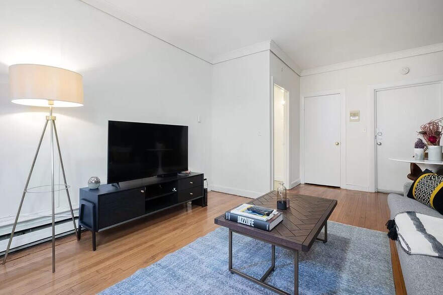 Building Photo - 520 Beacon St