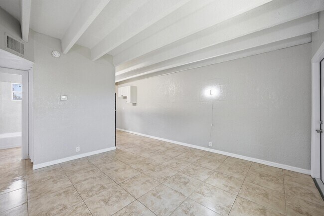 Building Photo - 812 19th St