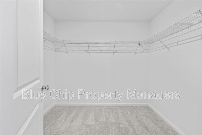 Building Photo - 5131 Magnolia Palm Dr