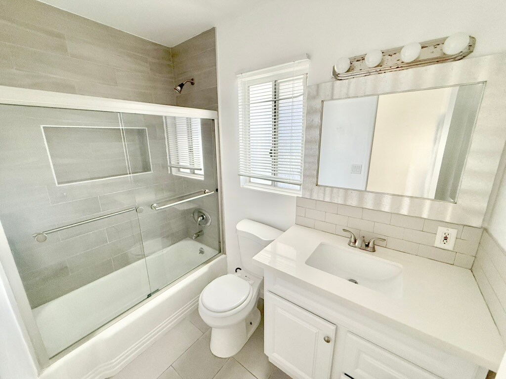 Building Photo - 231 California Ave