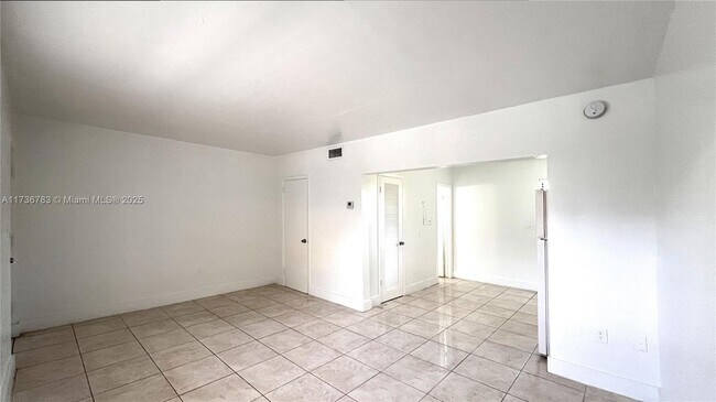 Building Photo - 3711 NW 24th Ave