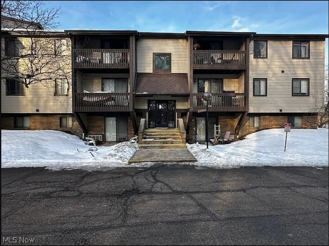 Building Photo - 27401 Westown Blvd