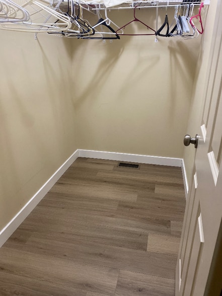 Building Photo - 9366 Lago Mar Ct