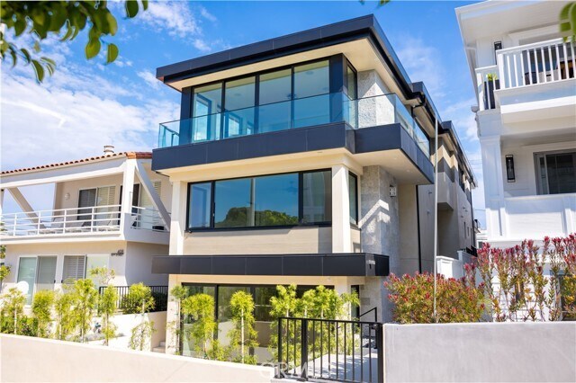 Building Photo - 404 16th St