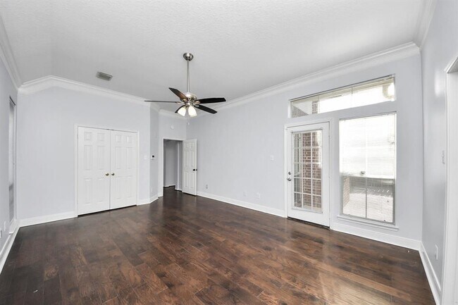 Building Photo - 623 Airybrook Ln