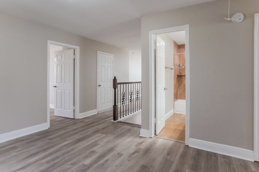 Building Photo - 5218 Prairie Creek Dr