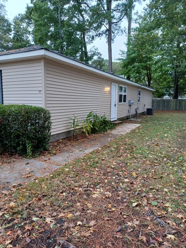 Building Photo - 469/471 Rudder Rd