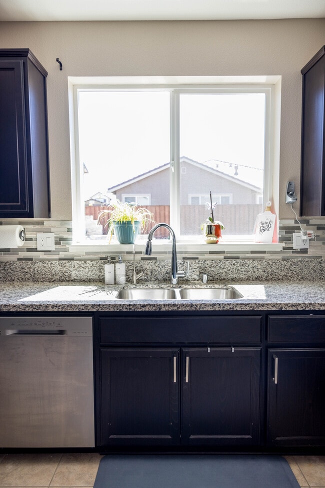 Building Photo - 617 Copper Ridge Way