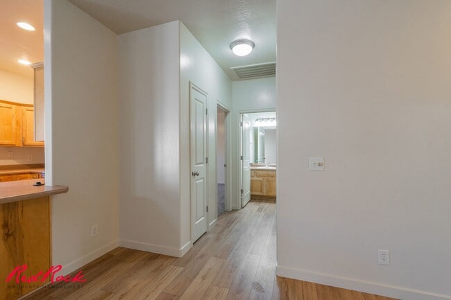 Building Photo - 484 N 2480 W