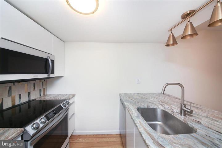 Building Photo - 146 Oberlin Ter