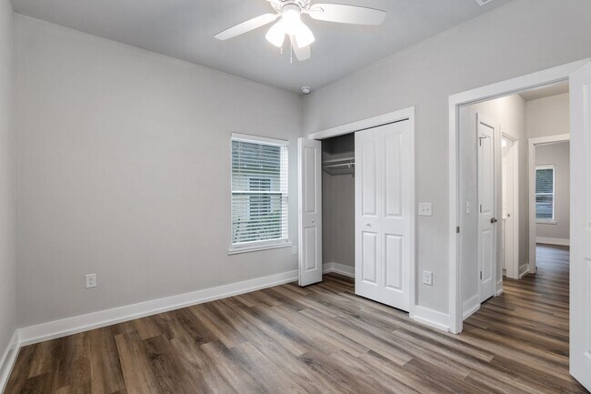 Building Photo - Charming 3-Bed, 2-Bath Home with Fenced Yard – Available 7/13/26!