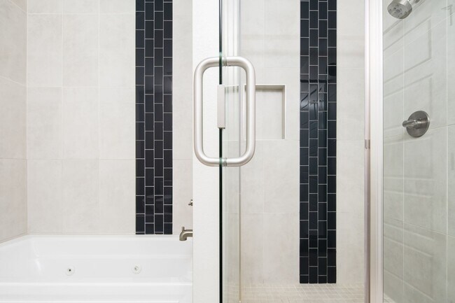 Building Photo - Modern 3 bed / 4 bath, 3 story townhome!