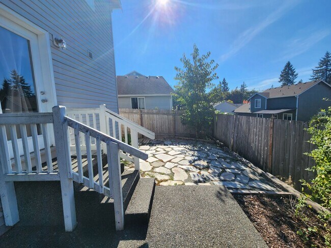 Building Photo - Available Mid January