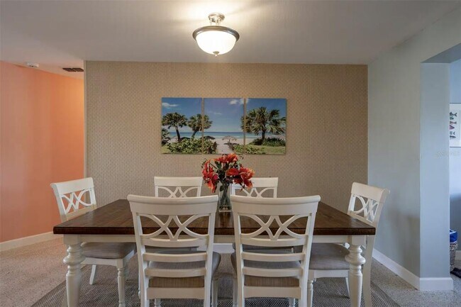 Building Photo - 378 Westwinds Dr