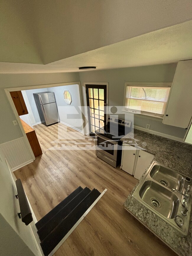 Building Photo - Charming 3 Bed 1.5 Bath Home in Bracey, VA
