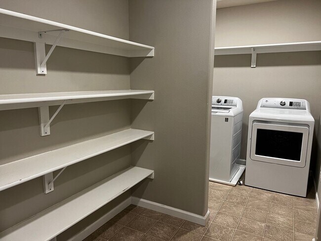 Building Photo - Updated 4 Bedroom Lacey/Hawks Prairie Home for Rent