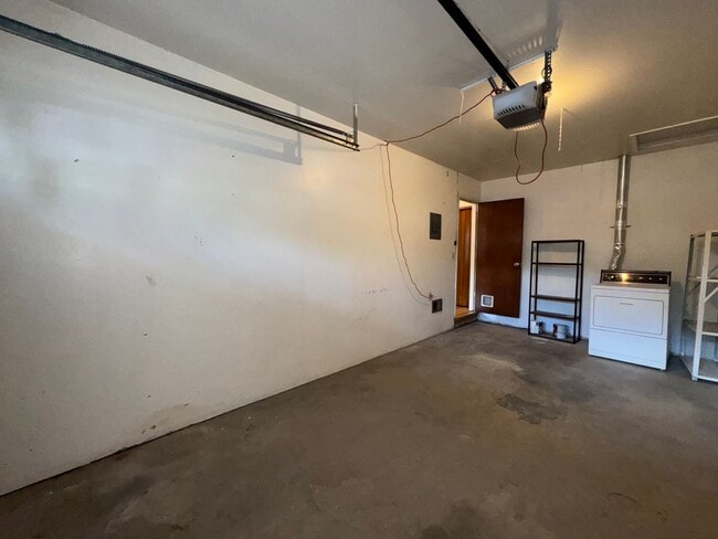Building Photo - Great 2 Bedroom Condo in Central Fort Collins area