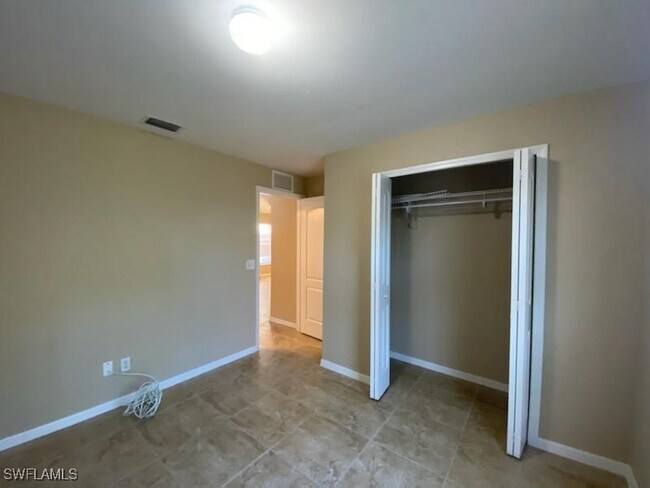 Building Photo - 208 Homewood Ave S