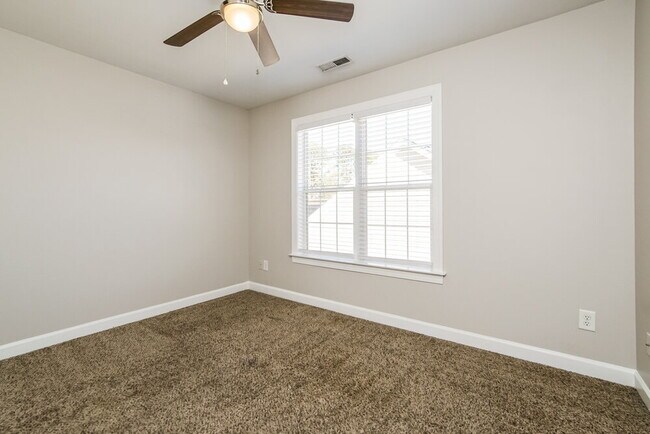 Building Photo - 3011 Watsonia Dr