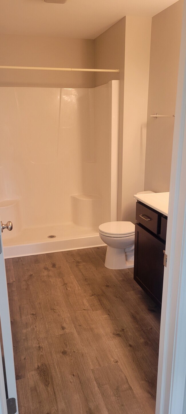 Primary bathroom - 8590 Jackson St