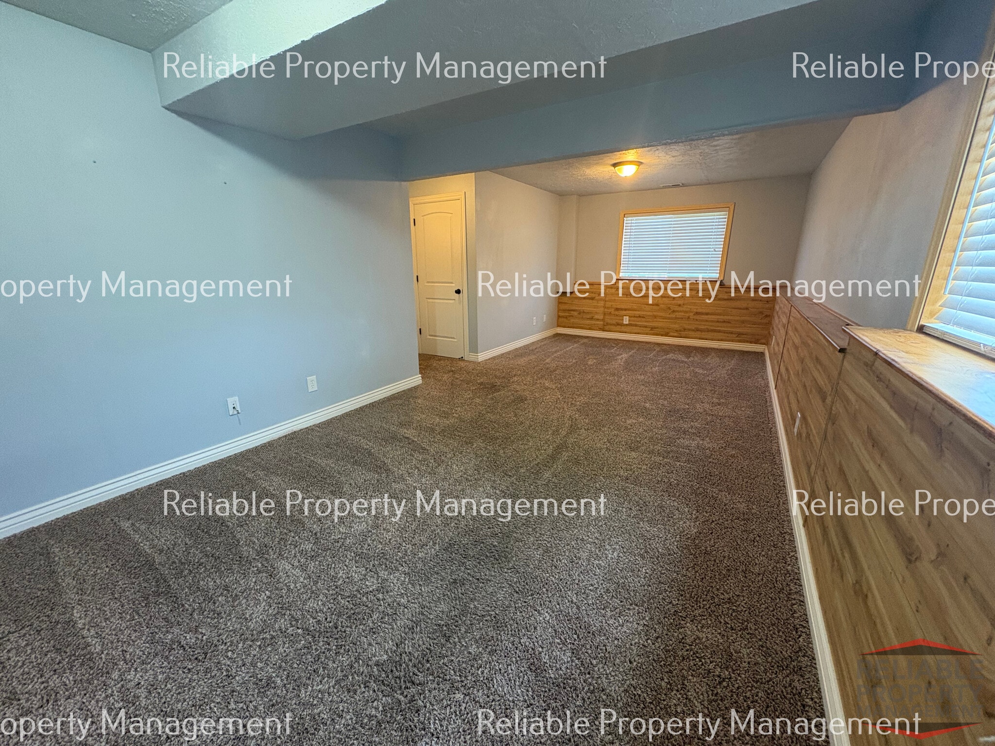 Building Photo - 1060 Stevens Dr