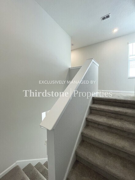 Building Photo - 1309 Pangola Dr