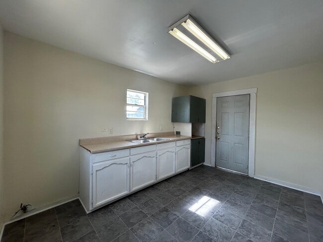 Building Photo - 815 San Jorge Ave